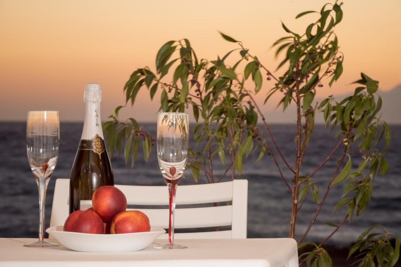 Bella Mare Luxury Apartments Kalamaki  Ngoại thất bức ảnh